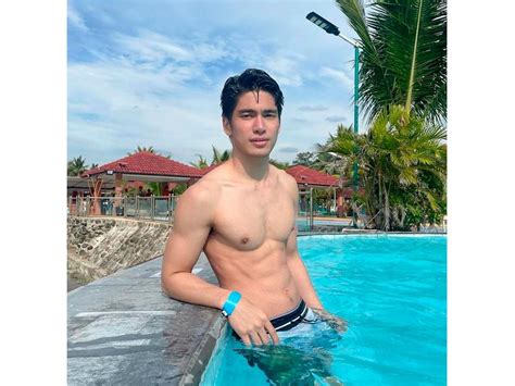 hunk pinoy|LOOK: Kapuso hunks to watch for in 2022 .